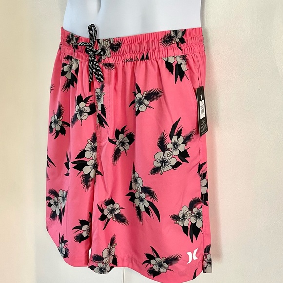 NWT Men’s Hurley Hibiscus Volley Swim Trunks - Picture 2 of 8